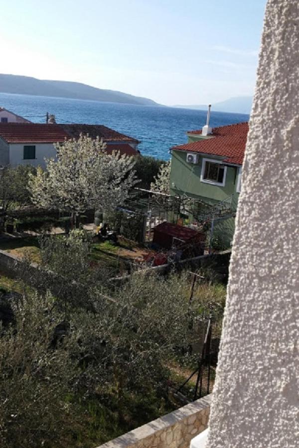 Apartments By The Sea Martinscica, Cres - 14334 Экстерьер фото