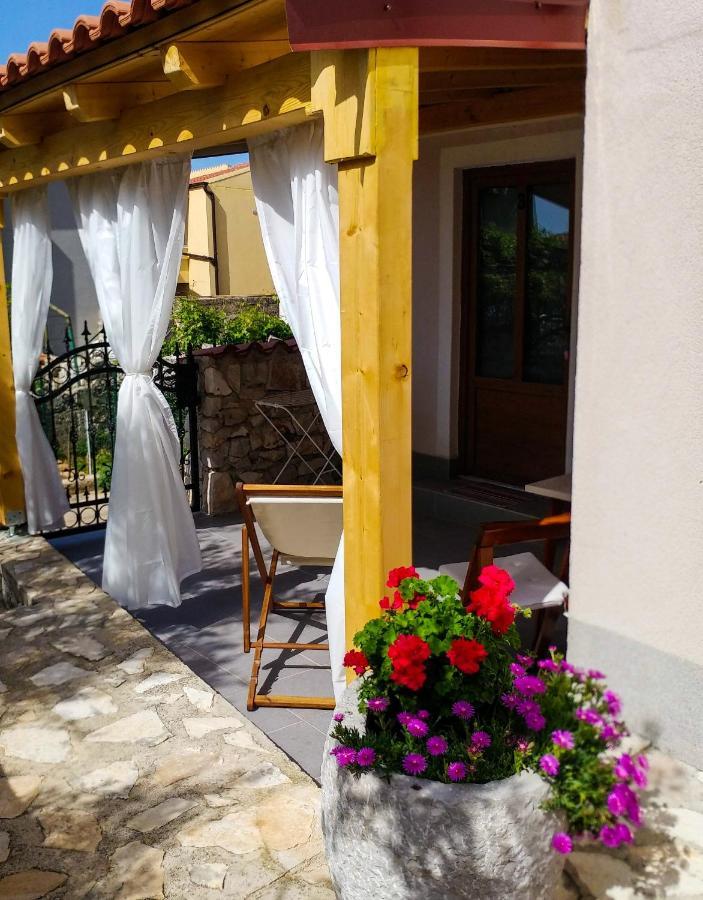 Apartments By The Sea Martinscica, Cres - 14334 Экстерьер фото